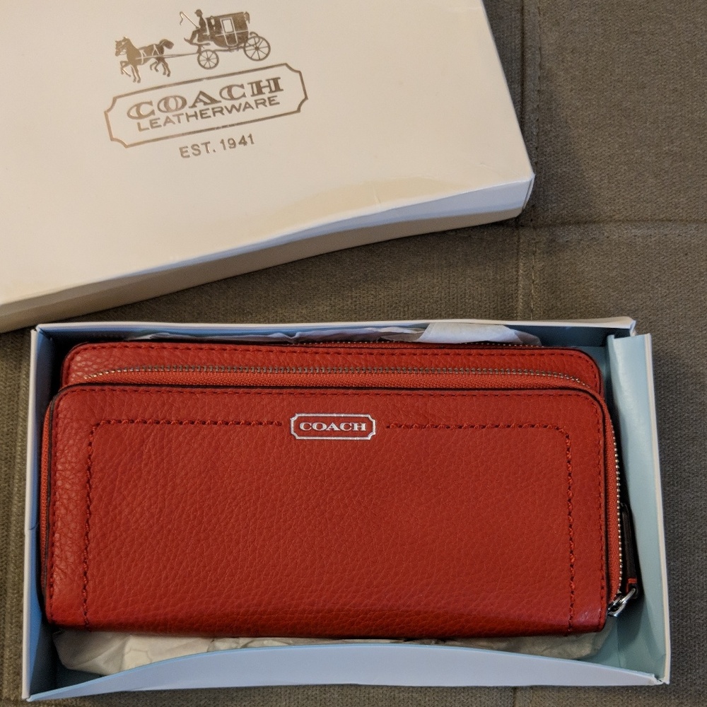 NEW Coach wristlet wallet clutch